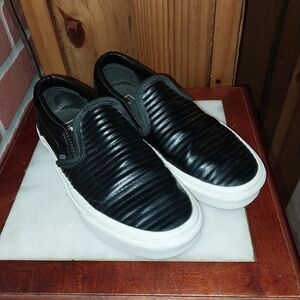 Vans 721356 Black Leather Round Ribbed Slip On Casual Walking Loafers M5 W6.5